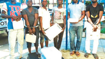 Teenage thieves burgle Lagos school, steal computers 4