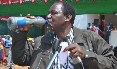 Kenyan Politician Shock Residents by Drinking Dirty Water in Public (Photo) 1