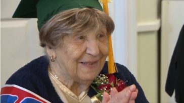 100-year-old Woman Graduates from High School [PHOTOS] 3