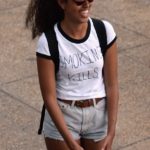 Malia Obama spotted wearing 'SMOKING KILLS' T-Shirt, just weeks after she was seen smoking 4
