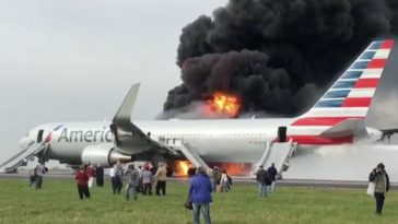 American Airlines plane catches fire at Chicago O'Hare airport [PHOTOS] 1