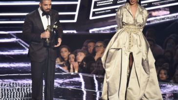 Drake And Rihanna Reportedly Breakup Again 14