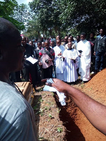Beautiful Diamond Bank Staff Who Died In An Accident Buried Amidst Tears 4
