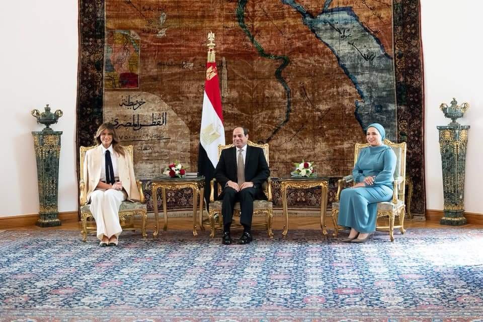 Melania Trump Visits Egypt, Tours the Famous "Pyramids of Egypt. 1