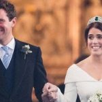 First Photos of Princess Eugenie's Simple and Classy wedding gown 17