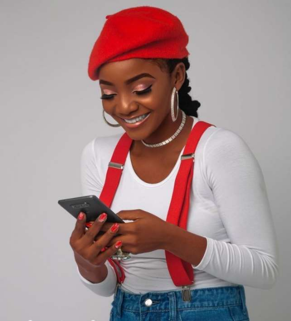 Simi Begs Her Mum To Block Her On Twitter After Her Mum Revealed Where She Got Her Beautiful Voice 3