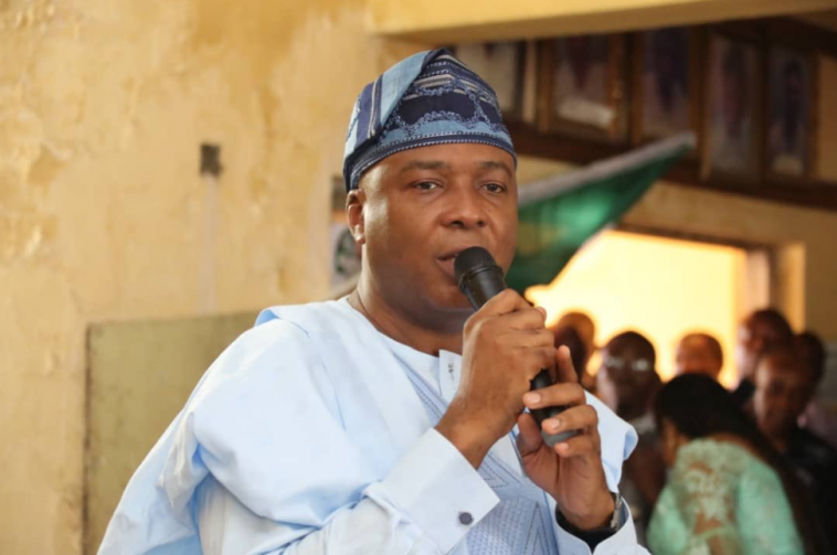 "We’ll Find Money To Pay You", Saraki Tells Protesting NASS Workers Who Shutdown National Assembly 3