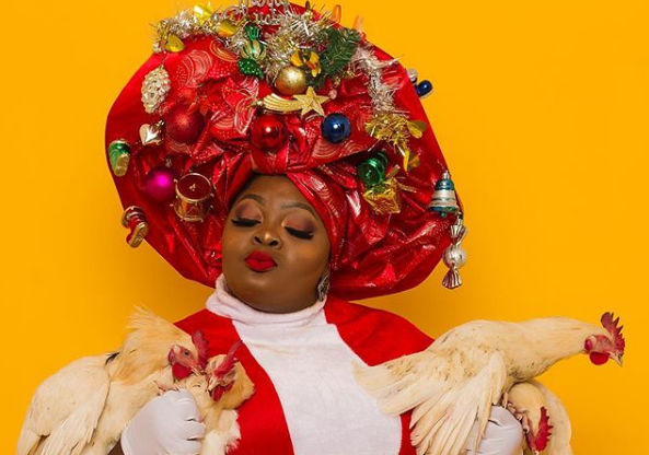 Eniola Badmus' Santa Clause Photos Are The Funniest You'd See This Christmas 37
