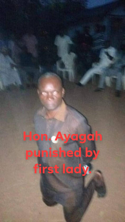 LG Chairman Punished By First Lady To Kneel Down In Public After Shouting APC At PDP Rally In Benue 2