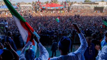 Crowd Forces President Buhari To leave APC Campaign In Jos Without Delivering Speech 1