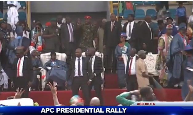 President Buhari, Oshiomhole Booed And Stoned During APC Campaign Rally In Ogun State [Video] 54