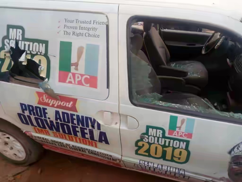 Thugs Invades Home Of APC Reps Candidate, Destroys Cars, Kills And Injures Many [Photos] 4