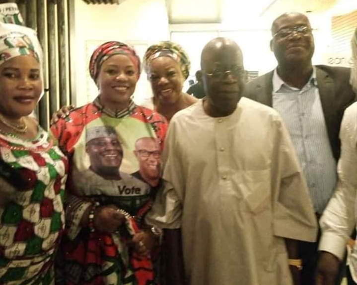 ‘Atikulated Nigerians’ – APC Leader, Tinubu Poses With PDP Members In Lagos [Photos] 34