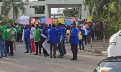 TUC Protests At Abuja Continental Hotel Over Alleged Unfair Labour Practices